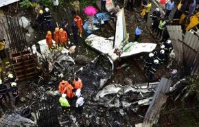 بالصور و الفيديو... تحطم طائرة بحي سكني وسط الهند