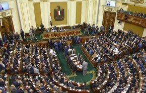 مجلس النواب المصري يمنح قادة القوات المسلحة 