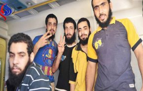 تحرير 5 مختطفين لدى إرهابيي درعا البلد 
