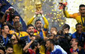 كأس العالم يترك بصمته على مترو باريس