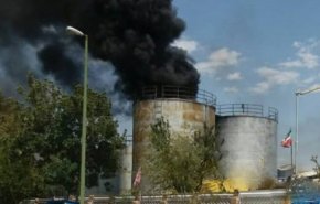 مصرع عاملین جراء نشوب حريق في مصنع للمشتقات النفطية وسط ايران