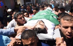 الآلاف يشاركون في تشييع جثامين ثلاثة شهداء بمدينة غزة
