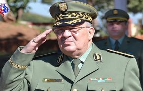 بالفيديو.. رئيس أركان الجيش الجزائري: لا وصاية على الجيش