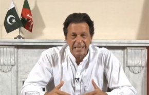 عمران خان يعد بالتغيير في أول خطاب له بعد توليه منصبه