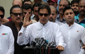 فوز عمران خان يقوض النفوذ السعودي في باكستان 