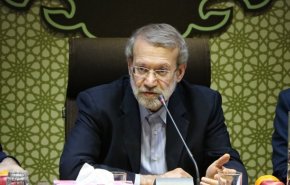 لاريجاني يحذر من محاولات الاعداء لاستهداف الاقتصاد الايراني