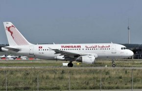 موظفو المطارات في تونس يخططون لإضراب عام