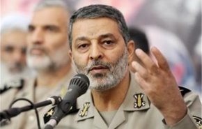 قائد الجيش الايراني للعدو: جاهزون معنوياً وقتالياً

