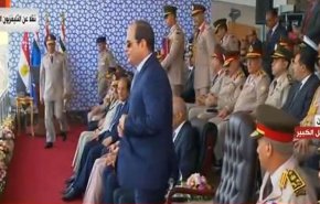 شاهد.. هدية مميزة من الجنود المصريين للرئيس السيسي!