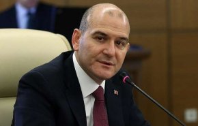 وزير الداخلية التركي يسخر من العقوبات الأمريكية
