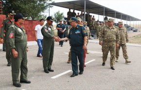 وزیر دفاع قزاقستان از تیم پهپاد ارتش در مسابقات نظامی روسیه بازدید کرد