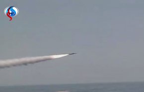 المناورات بمياه الخليج الفارسي في إطار برنامج التدريب السنوي لقوات الحرس+فيديو