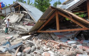 82 قتيلا ومئات الجرحى حصيلة زلزال اندونيسيا 