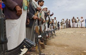 شاهد: قبيلة يمنية تتبرع بأموالها دعماً لسلاح الجو المسير 