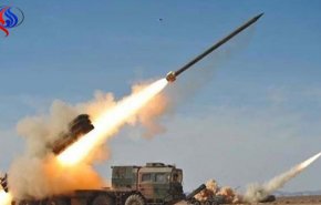قصف صاروخي ومدفعي على مواقع عسكرية سعودية بجيزان
