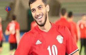 بالفيديو.. مشجعو فريق اسرائيلي يعتدون على لاعب اردني!