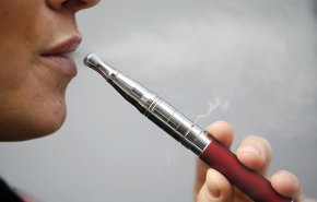 أجهزة التدخين الإلكترونية يمكن أن تحدث تغييرات في خلايا الرئة