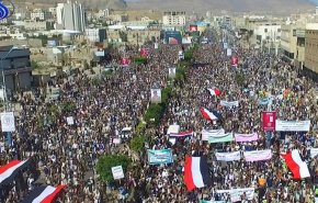 مشارکت گسترده مردم یمن در تظاهرات علیه اقدامات ائتلاف سعودی آمریکایی در جهت گرانی کالا