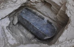 مصر.. الكشف عن أسرار التابوت الأثري الغامض