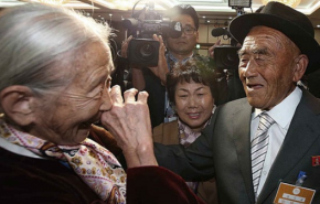 دیدار خانواده‌های جدا افتاده دو کره بعد از 6 دهه
