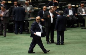 البرلمان الإيراني: إجراء حجب الثقة يهدف تحصين اقتصاد البلاد 