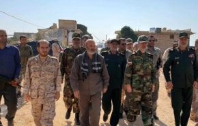 بالصور..وزير الدفاع الايراني يتفقد حلب وقاعدة قوات التدخل السريع 