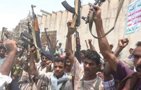 اليمن.. وقفة قبلية مسلحة بمديرية التحيتا تدين جرائم العدوان وتعلن النفير العام