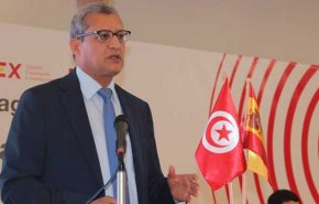 وزير تونسي: الشاهد أقال مسؤولا غير موجود!