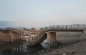 المجموعات الإرهابية تدمر جسر التوينة بريف حماة الشمالي