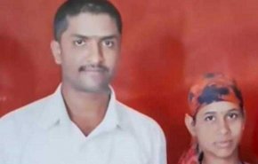 هندي يذبح زوجته ثم يأخذ رأسها لقسم الشرطة!!