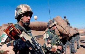 تحرکات ارتش الجزائر همزمان با تهدیدات فرمانده لیبی