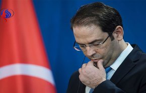 الحزب الحاكم في تونس يعلق عضوية رئيس الوزراء