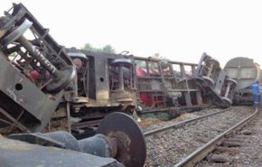 إصابة 13 شخصا في حادث خروج قطار عن سكته في مصر