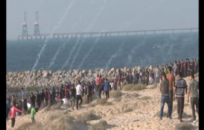 شاهد: مسيرات بحرية لكسر حصار غزة لا تهاب القنص الاسرائيلي
