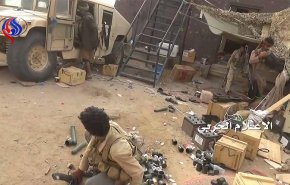 القوات اليمنية تغنم اسلحة بصد زحف للعدوان في جيزان