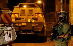 الاحتلال يعتقل 3 فلسطينيين من نابلس
