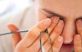 احذر 7 عادات نفعلها يوميًا تهدد صحة العين.. أخطرها تسبب العمى!