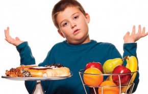 ما النظام الغذائي المناسب للطفل المصاب بالسمنة خلال الدراسة؟