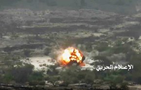 بالفيديو..اليمن : لحظة مباغتة صاروخ موجه لجنود سعوديين في موقع تويلب 