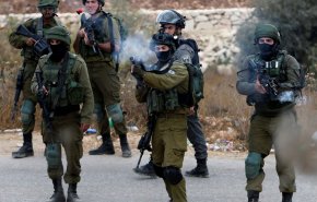 عشرات الاختناقات بمواجهات مع الاحتلال شرق القدس