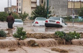 السيول اجتاحت 154 بلدة وقرية وجرفت 106 سيارات في ايران