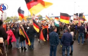 بالفيديو.. الألمانيون يحتشدون ضد مشاعر الخوف من الأجانب