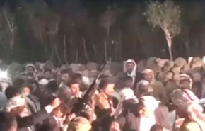 شاهد بالفيديو.. سلاح رشاش يحول حفل زفاف إلى مأتم!
