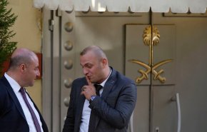 ممثل عالمي يقاطع السعودية والرياض تمنع نجل خاشقجي من السفر!