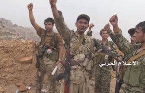 شاهد.. الجيش اليمني يقتحم مواقع العدوان السعودي في منفذ علب