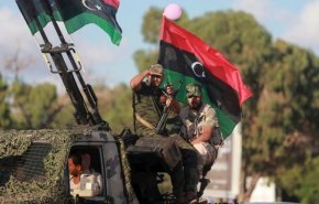 نیروهای ارتش لیبی فرودگاه بنغازی را تخلیه می‌کنند