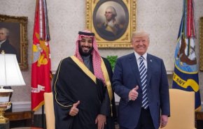 شاهد بالفيديو.. ترامب ينفذ 
