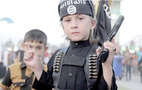 مسعى فرنسي لاستعادة أطفال داعش من سوريا وترك امهاتهم