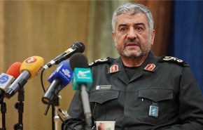 قائد الحرس الثوري لترامب: لاتهدد ايران مطلقا