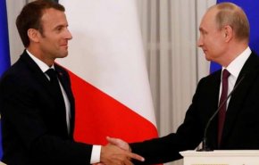 اتصال هاتفي بين بوتين وماكرون قبل توجههما إلى اسطنبول